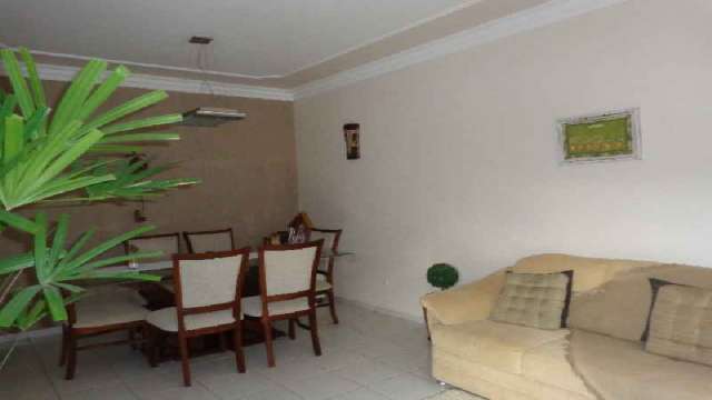 CASA CONDOMÍNIO