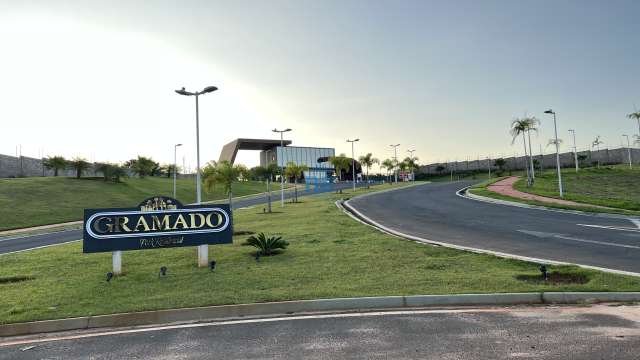 CASA CONDOMÍNIO
